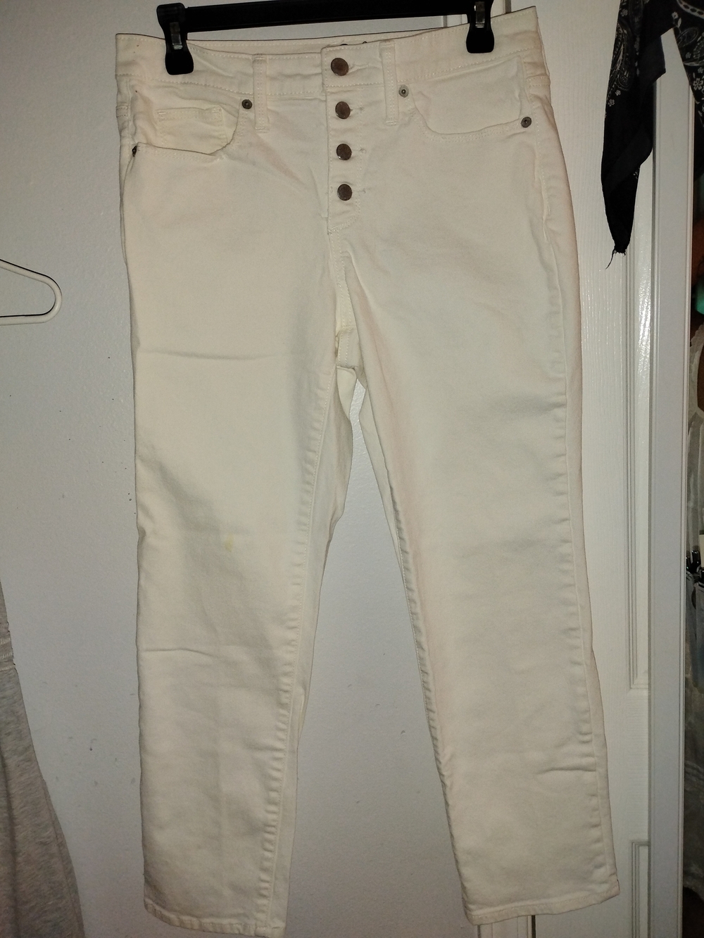 Universal Thread White Straight-Leg Button-Fly Jeans Size 6/28R